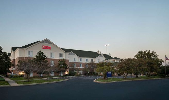 Hilton Garden Inn St Charles Exterior