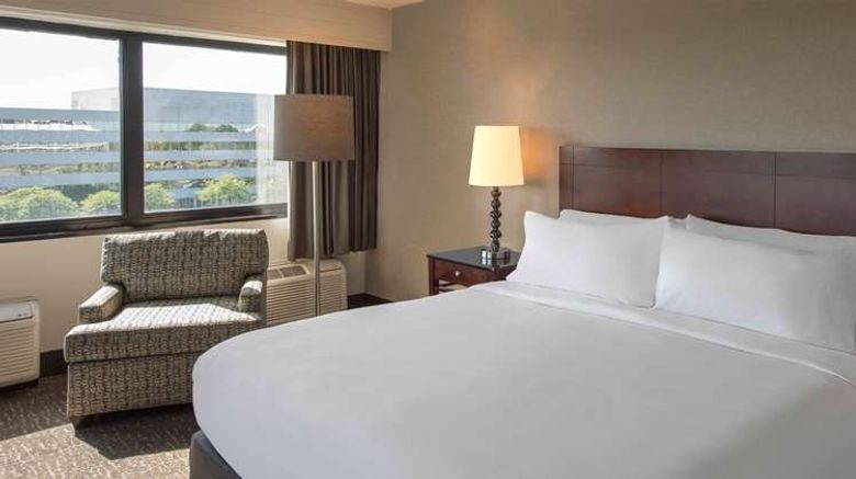 <b>Doubletree Hotel Chicago/Schaumburg Room</b>. Images powered by <a href="https://iceportal.shijigroup.com/" title="IcePortal" target="_blank">IcePortal</a>.