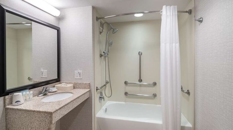 <b>Hampton Inn & Suites Chicago North Shore Room</b>. Images powered by <a href="https://iceportal.shijigroup.com/" title="IcePortal" target="_blank">IcePortal</a>.