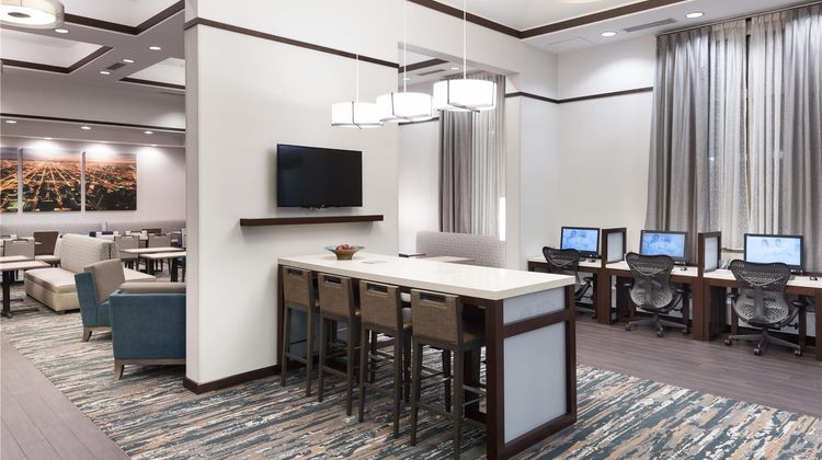 Hampton Inn & Suites Chicago North Shore Lobby