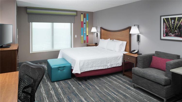 Hampton Inn & Suites Chicago North Shore Room