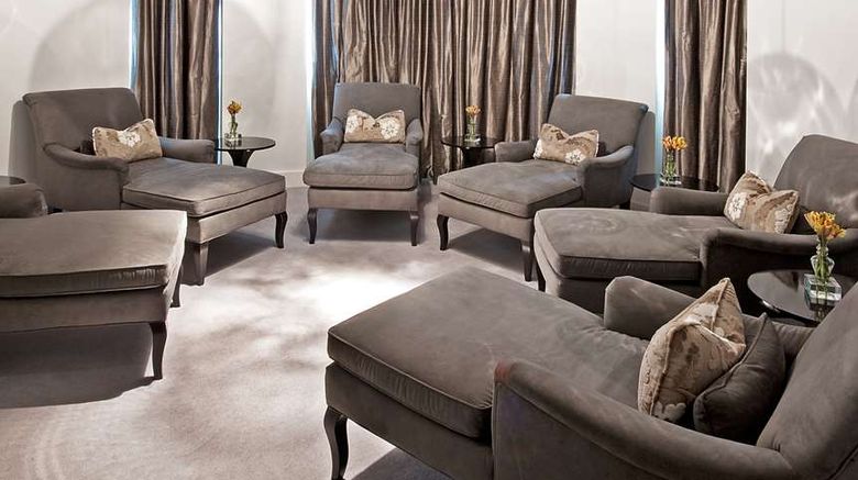 <b>Waldorf Astoria Chicago Spa</b>. Images powered by <a href="https://iceportal.shijigroup.com/" title="IcePortal" target="_blank">IcePortal</a>.