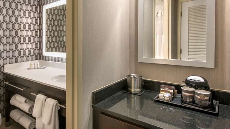 <b>Doubletree Hotel Wood Dale/Elk Grove Room</b>. Images powered by <a href="https://iceportal.shijigroup.com/" title="IcePortal" target="_blank">IcePortal</a>.
