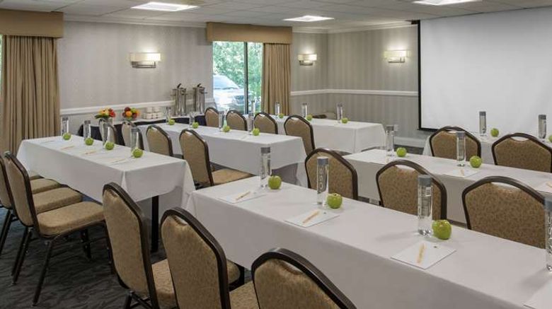 <b>Doubletree Hotel Wood Dale/Elk Grove Meeting</b>. Images powered by <a href="https://iceportal.shijigroup.com/" title="IcePortal" target="_blank">IcePortal</a>.