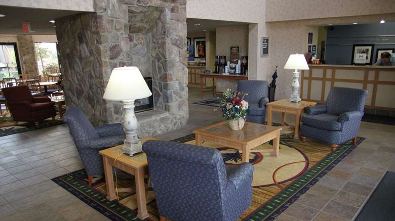 <b>Hampton Inn & Suites Chillicothe Lobby</b>. Images powered by <a href="https://iceportal.shijigroup.com/" title="IcePortal" target="_blank">IcePortal</a>.