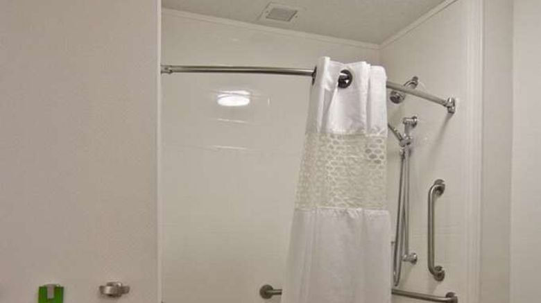 <b>Hampton Inn & Suites Chillicothe Room</b>. Images powered by <a href="https://iceportal.shijigroup.com/" title="IcePortal" target="_blank">IcePortal</a>.