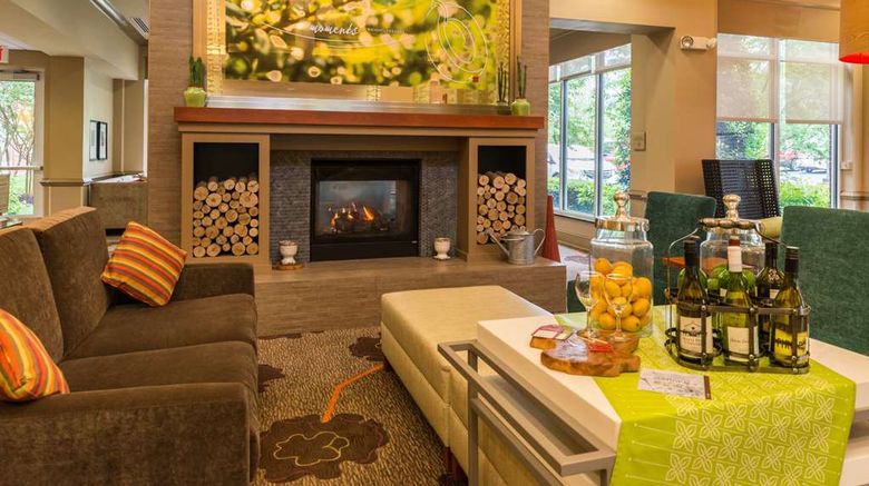 <b>Hilton Garden Inn Charlottesville Lobby</b>. Images powered by <a href="https://iceportal.shijigroup.com/" title="IcePortal" target="_blank">IcePortal</a>.