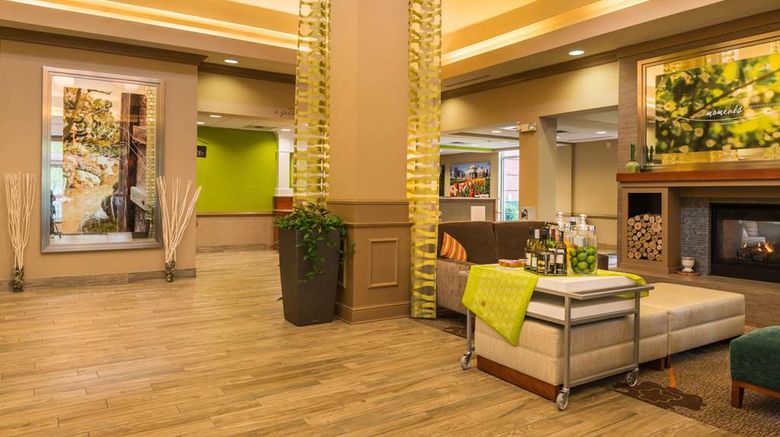 <b>Hilton Garden Inn Charlottesville Lobby</b>. Images powered by <a href="https://iceportal.shijigroup.com/" title="IcePortal" target="_blank">IcePortal</a>.
