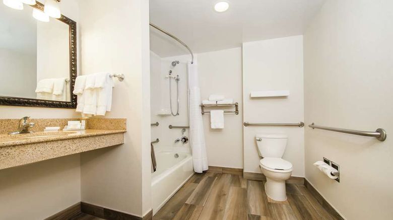<b>Hilton Garden Inn Charlottesville Room</b>. Images powered by <a href="https://iceportal.shijigroup.com/" title="IcePortal" target="_blank">IcePortal</a>.