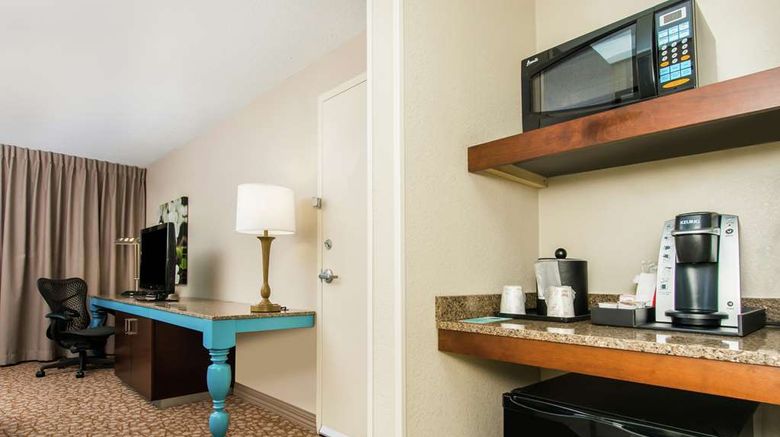 <b>Hilton Garden Inn Charlottesville Room</b>. Images powered by <a href="https://iceportal.shijigroup.com/" title="IcePortal" target="_blank">IcePortal</a>.
