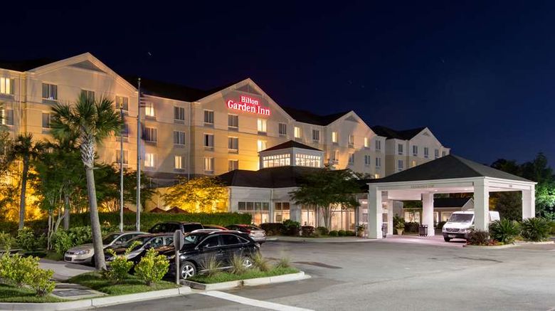 <b>Hilton Garden Inn Airport Exterior</b>. Images powered by <a href="https://iceportal.shijigroup.com/" title="IcePortal" target="_blank">IcePortal</a>.
