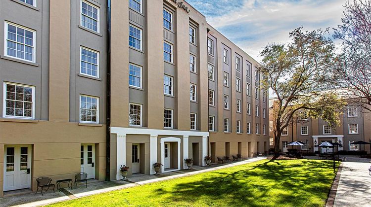 Hampton Inn Historic District Exterior