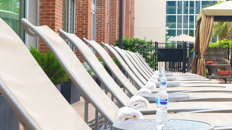 Doubletree Hotel & Stes Charleston Arpt Pool
