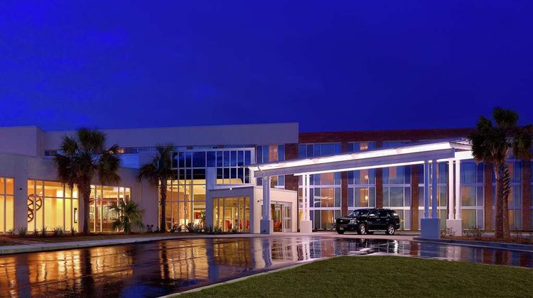 Doubletree Hotel & Stes Charleston Arpt Exterior