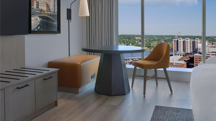 DoubleTree by Hilton Convention Complex Room