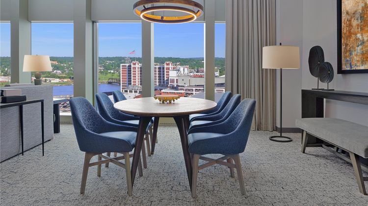 DoubleTree by Hilton Convention Complex Room