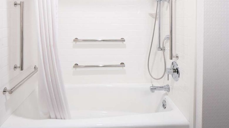 <b>Hampton Inn Iowa City-Coralville Room</b>. Images powered by <a href="https://iceportal.shijigroup.com/" title="IcePortal" target="_blank">IcePortal</a>.