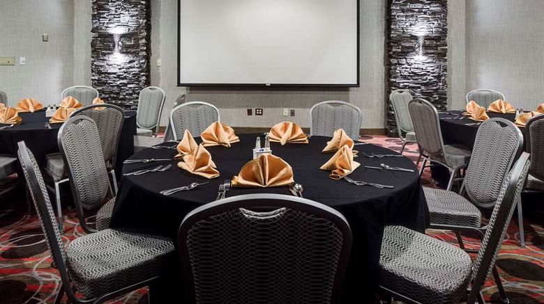 <b>Hampton Inn Iowa City-Coralville Meeting</b>. Images powered by <a href="https://iceportal.shijigroup.com/" title="IcePortal" target="_blank">IcePortal</a>.