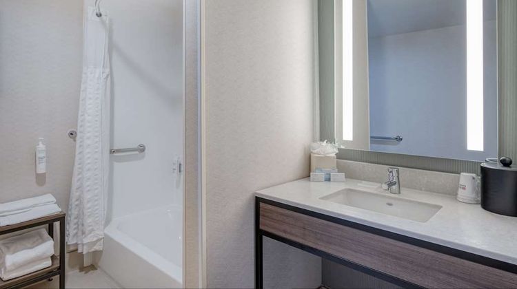 Hilton Garden Inn Clarksburg Bridgeport Room
