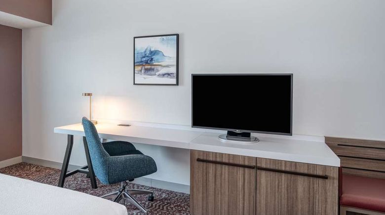 <b>Hilton Garden Inn Clarksburg Bridgeport Room</b>. Images powered by <a href="https://iceportal.shijigroup.com/" title="IcePortal" target="_blank">IcePortal</a>.