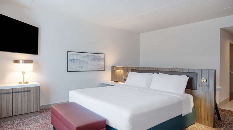 <b>Hilton Garden Inn Clarksburg Bridgeport Room</b>. Images powered by <a href="https://iceportal.shijigroup.com/" title="IcePortal" target="_blank">IcePortal</a>.