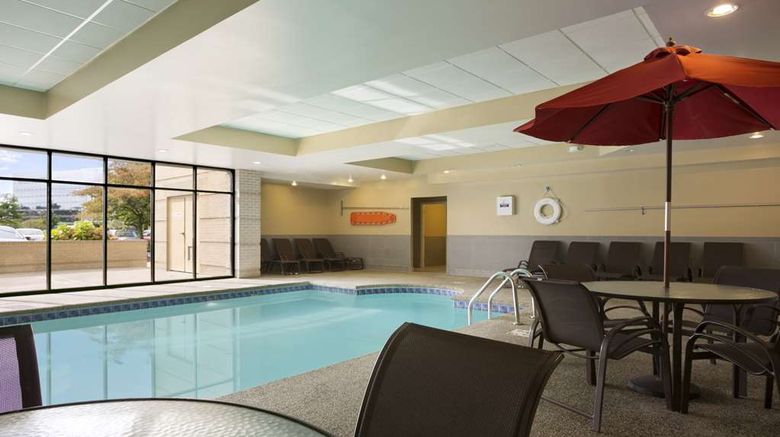 <b>Embassy Suites Beachwood Pool</b>. Images powered by <a href="https://iceportal.shijigroup.com/" title="IcePortal" target="_blank">IcePortal</a>.
