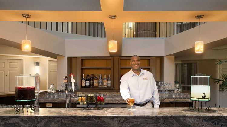Embassy Suites Beachwood Restaurant