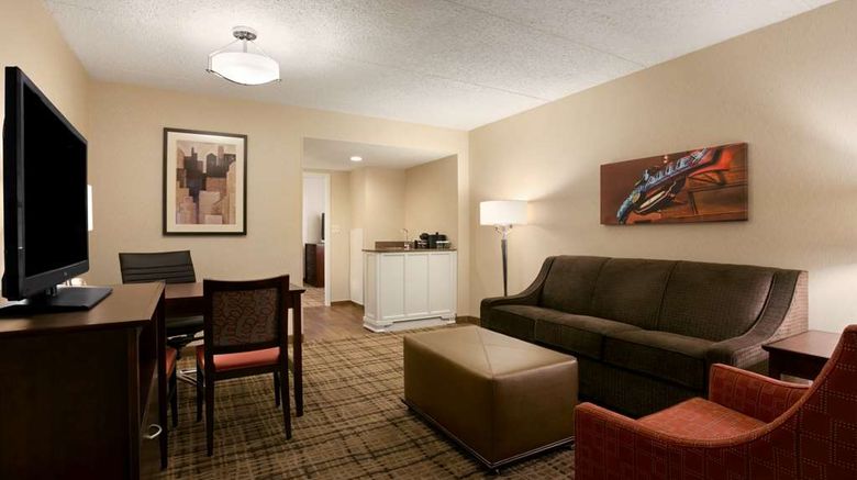 <b>Embassy Suites Beachwood Room</b>. Images powered by <a href="https://iceportal.shijigroup.com/" title="IcePortal" target="_blank">IcePortal</a>.