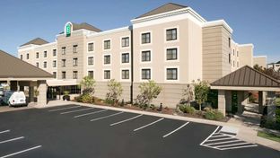 Embassy Suites Beachwood