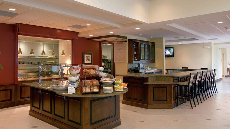 <b>Hilton Garden Inn Cleveland East Restaurant</b>. Images powered by <a href="https://iceportal.shijigroup.com/" title="IcePortal" target="_blank">IcePortal</a>.