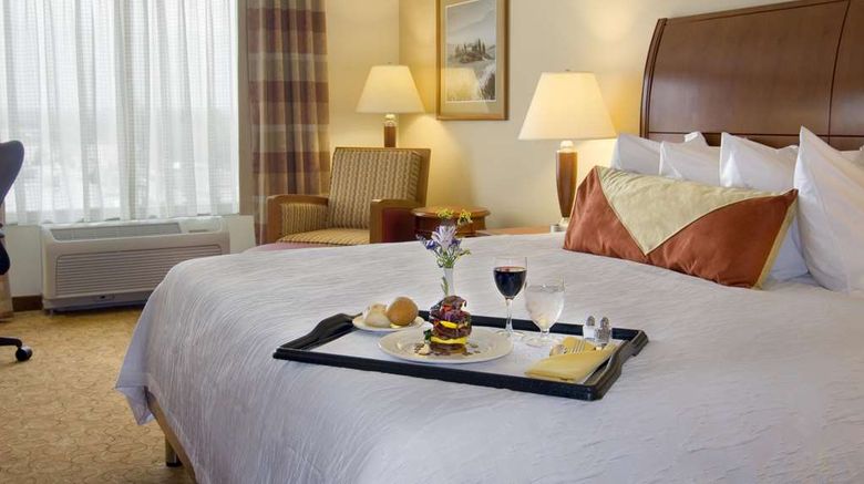 <b>Hilton Garden Inn Cleveland East Room</b>. Images powered by <a href="https://iceportal.shijigroup.com/" title="IcePortal" target="_blank">IcePortal</a>.