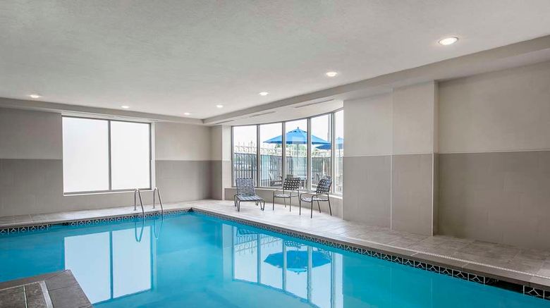 <b>Hilton Garden Inn Cleveland Downtown Pool</b>. Images powered by <a href="https://iceportal.shijigroup.com/" title="IcePortal" target="_blank">IcePortal</a>.