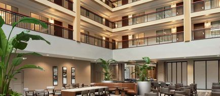 Embassy Suites Cleveland Independence Lobby