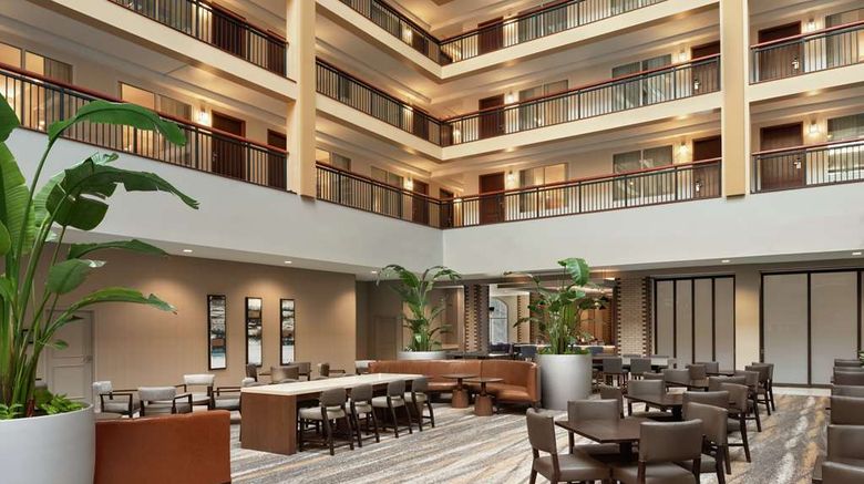 <b>Embassy Suites Cleveland Independence Lobby</b>. Images powered by <a href="https://iceportal.shijigroup.com/" title="IcePortal" target="_blank">IcePortal</a>.