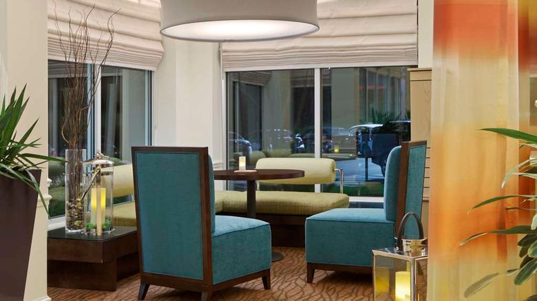 <b>Hilton Garden Inn Cleveland/Twinsburg Lobby</b>. Images powered by <a href="https://iceportal.shijigroup.com/" title="IcePortal" target="_blank">IcePortal</a>.