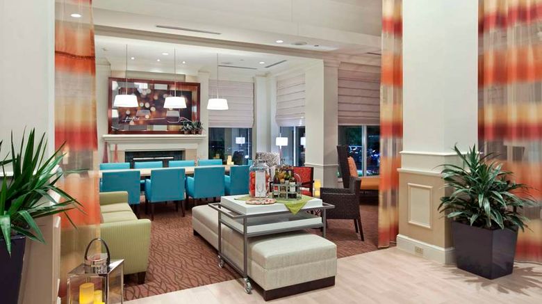 <b>Hilton Garden Inn Cleveland/Twinsburg Lobby</b>. Images powered by <a href="https://iceportal.shijigroup.com/" title="IcePortal" target="_blank">IcePortal</a>.