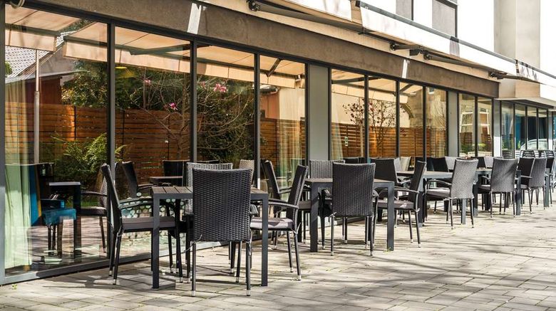 <b>Hampton by Hilton Cluj-Napoca Restaurant</b>. Images powered by <a href="https://iceportal.shijigroup.com/" title="IcePortal" target="_blank">IcePortal</a>.