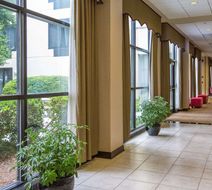 Doubletree by Hilton Charlotte Arpt Lobby