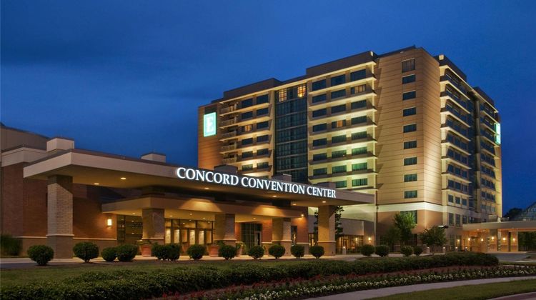 Embassy Suites Charlotte Golf Resort Exterior