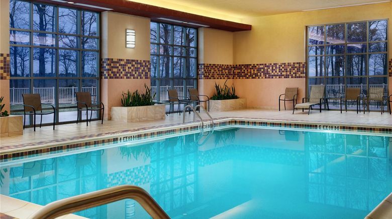 <b>Embassy Suites Charlotte Golf Resort Pool</b>. Images powered by <a href="https://iceportal.shijigroup.com/" title="IcePortal" target="_blank">IcePortal</a>.