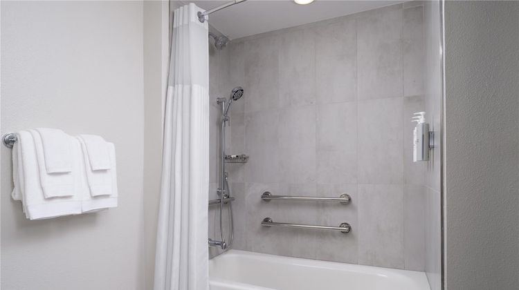 Embassy Suites Charlotte Golf Resort Room
