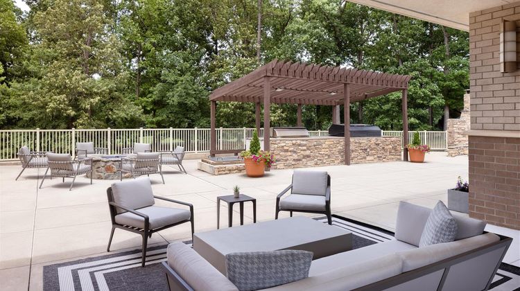 Embassy Suites Charlotte Golf Resort Exterior
