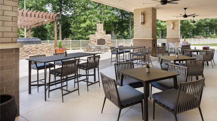 Embassy Suites Charlotte Golf Resort Exterior