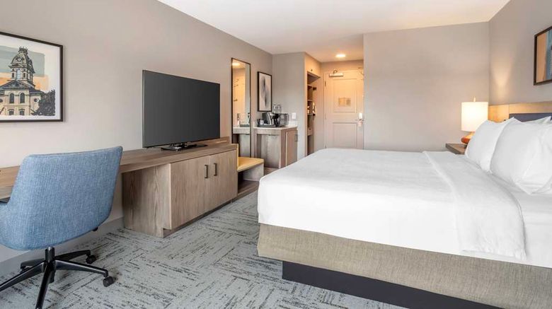 <b>Hilton Garden Inn Charlotte/Concord Room</b>. Images powered by <a href="https://iceportal.shijigroup.com/" title="IcePortal" target="_blank">IcePortal</a>.