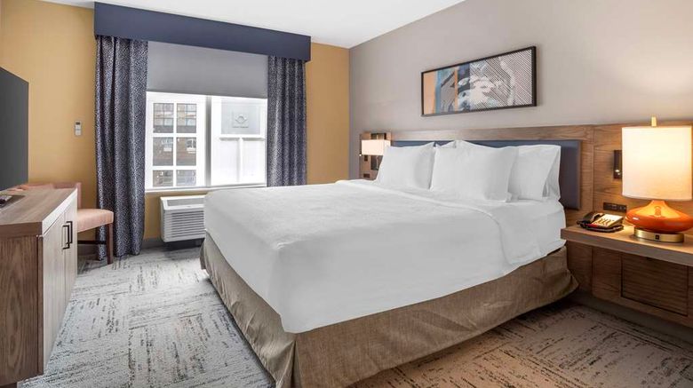 <b>Hilton Garden Inn Charlotte/Concord Room</b>. Images powered by <a href="https://iceportal.shijigroup.com/" title="IcePortal" target="_blank">IcePortal</a>.