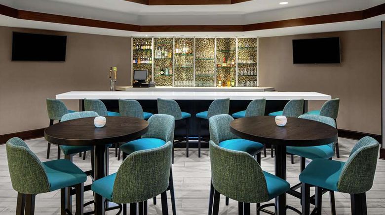 <b>Doubletree Suites Charlotte-SouthPark Restaurant</b>. Images powered by <a href="https://iceportal.shijigroup.com/" title="IcePortal" target="_blank">IcePortal</a>.