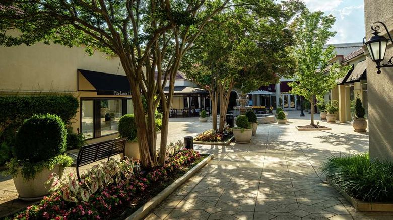<b>Doubletree Suites Charlotte-SouthPark Recreation</b>. Images powered by <a href="https://iceportal.shijigroup.com/" title="IcePortal" target="_blank">IcePortal</a>.
