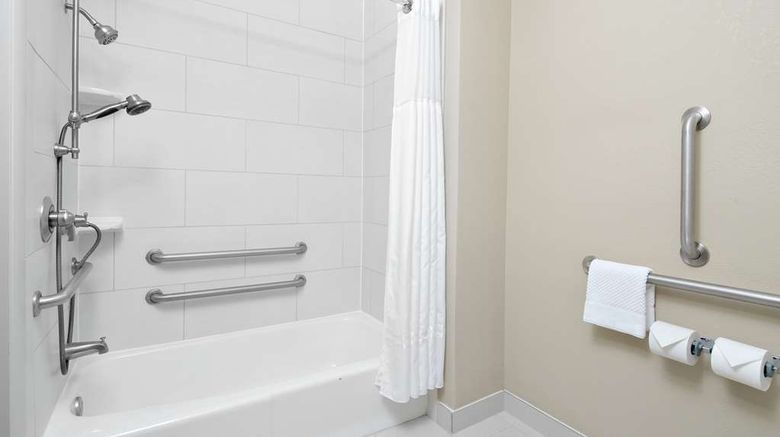 <b>Doubletree Suites Charlotte-SouthPark Room</b>. Images powered by <a href="https://iceportal.shijigroup.com/" title="IcePortal" target="_blank">IcePortal</a>.