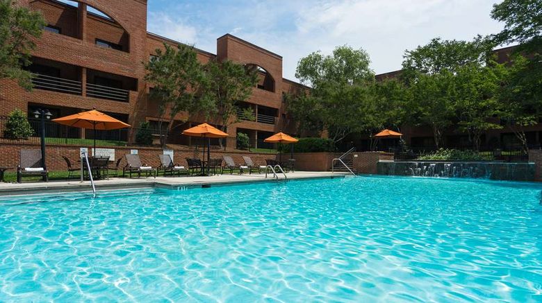 <b>Doubletree Suites Charlotte-SouthPark Pool</b>. Images powered by <a href="https://iceportal.shijigroup.com/" title="IcePortal" target="_blank">IcePortal</a>.