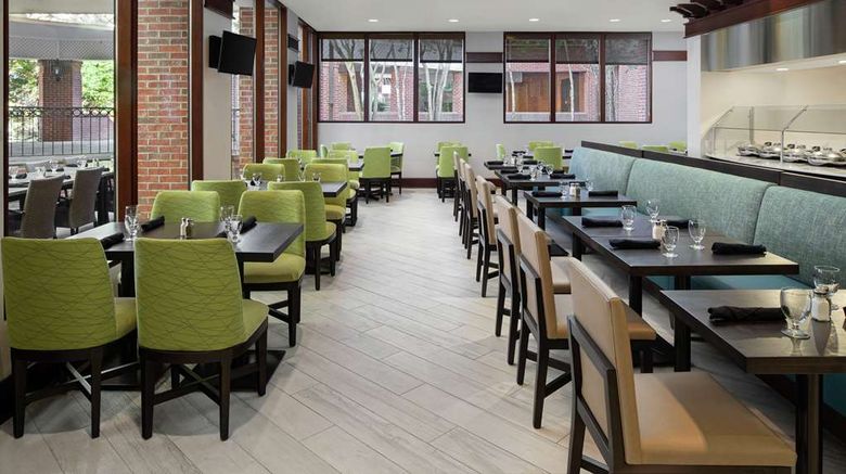 <b>Doubletree Suites Charlotte-SouthPark Restaurant</b>. Images powered by <a href="https://iceportal.shijigroup.com/" title="IcePortal" target="_blank">IcePortal</a>.